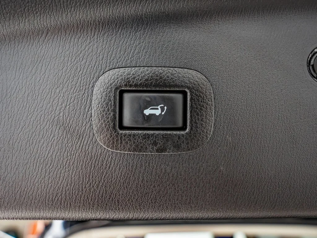 Used 2017 Black Obsidian INFINITI  image 42