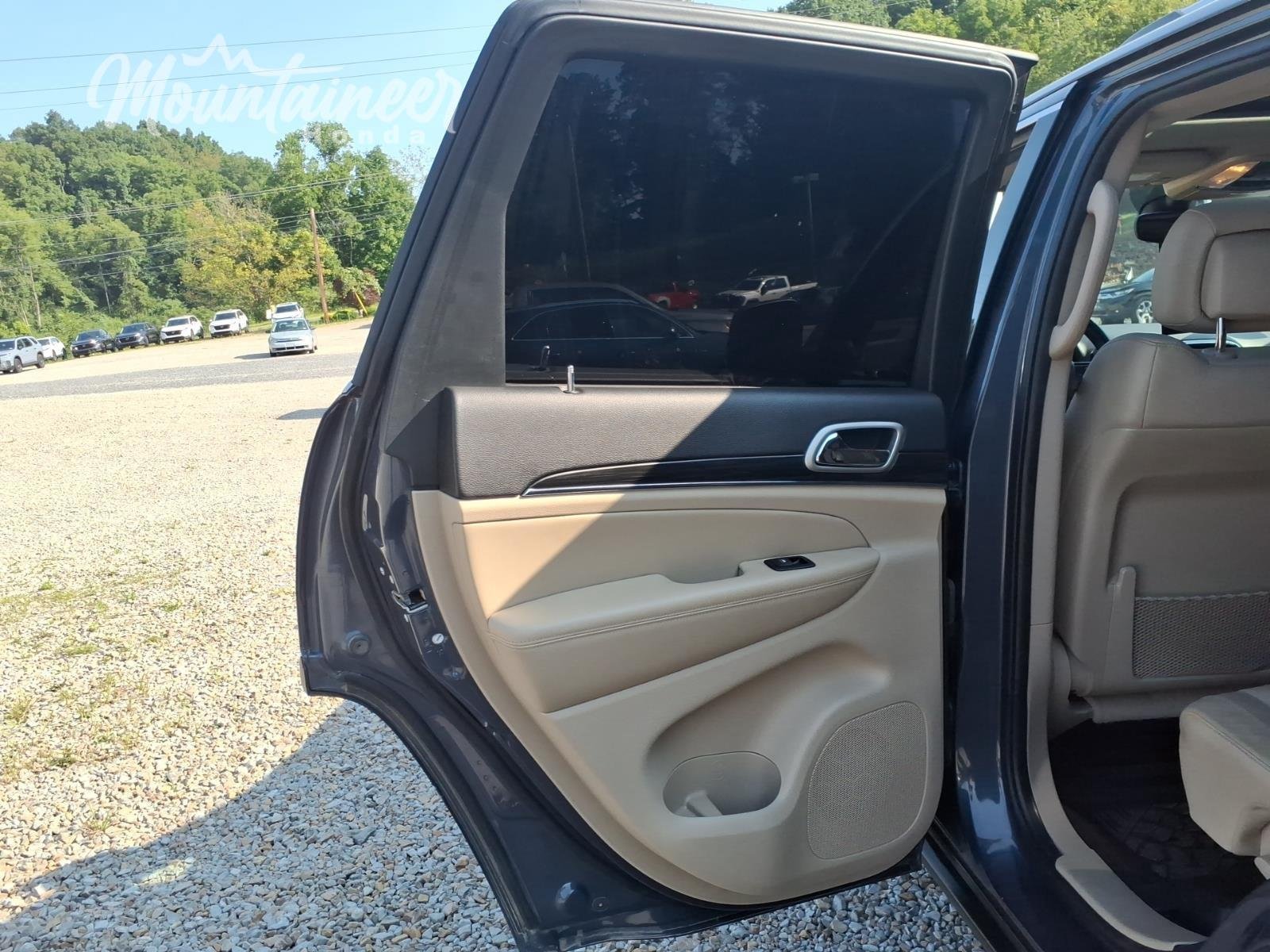 Used 2021 Slate Blue Pearlcoat Jeep Limited image 15