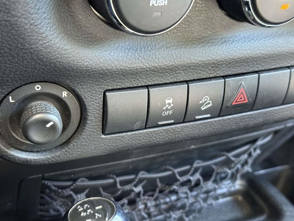 Used 2014 Black Jeep Sport image 27