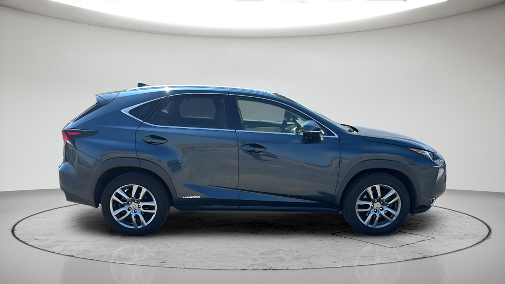 Used 2015 Blue Lexus 300h image 20