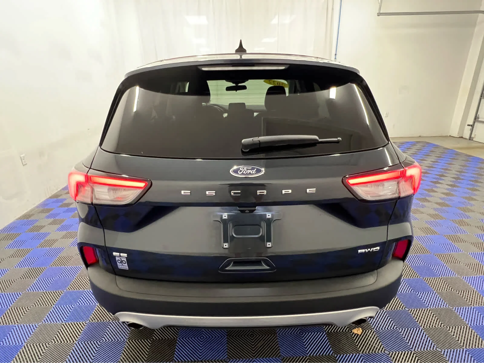 Used 2022 Stone Blue Metallic Ford SE image 5
