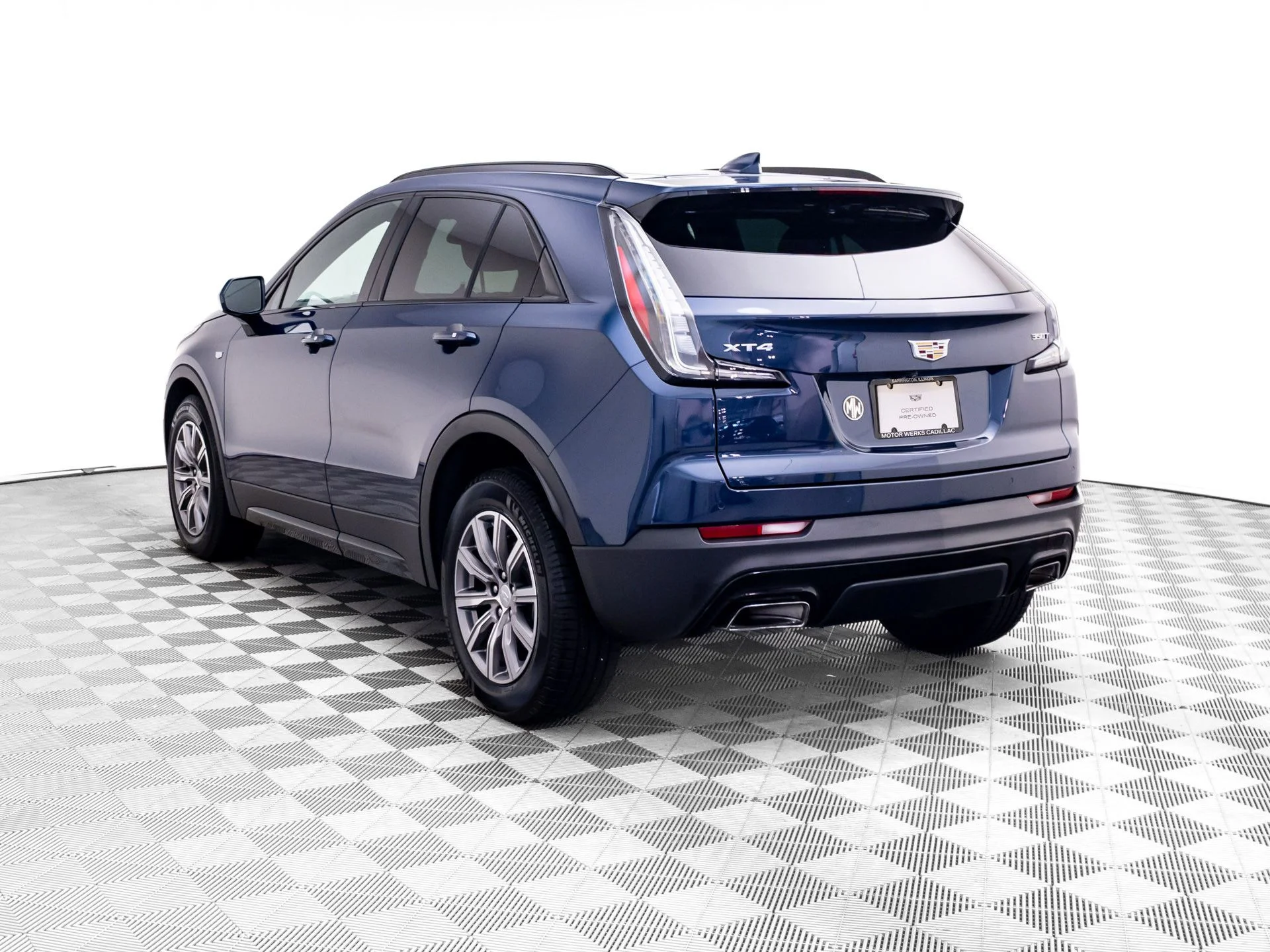 Used 2020 Blue Cadillac Sport image 3