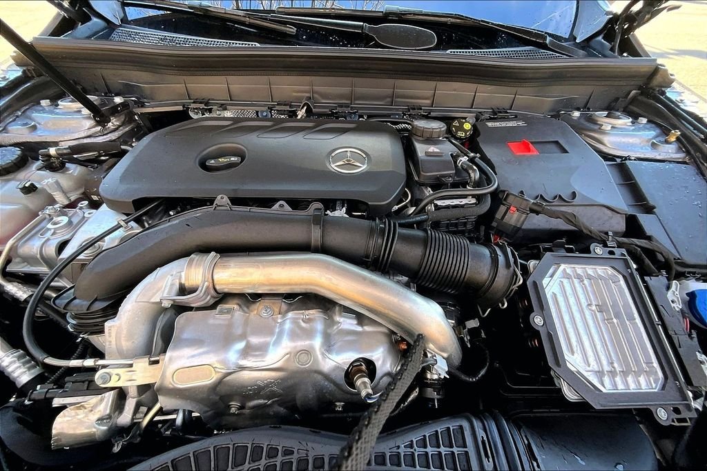 New 2026 Mountain Grey Metallic Mercedes-Benz GLB 250 image 11