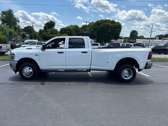 New 2026 Bright White Clear-Coat Exterior Paint RAM Tradesman image 4