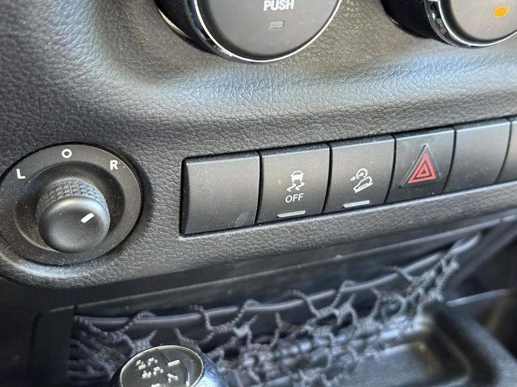 Used 2014 Black Jeep Sport image 27