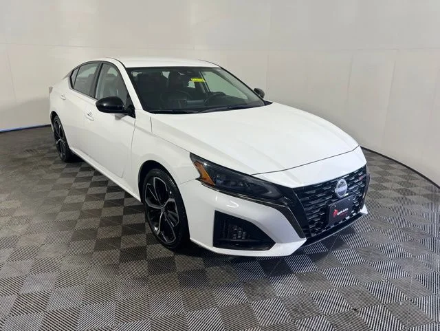 2024 Nissan Altima 2.5 SR's photo