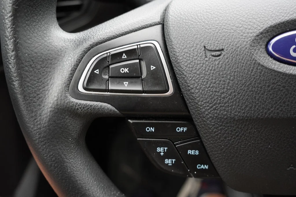 Used 2018 Red Ford SE image 28