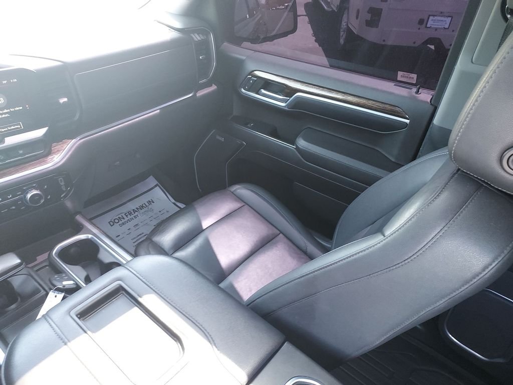 Used 2022 Black GMC Elevation image 11