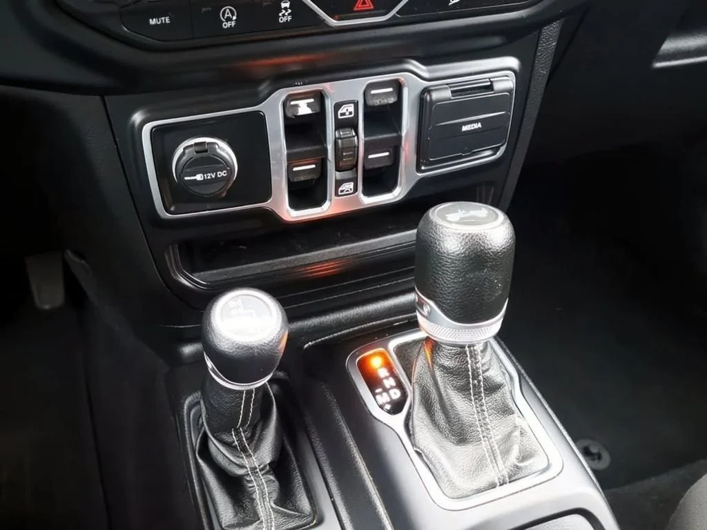 2020 Jeep Wrangler Unlimited Sahara - Photo 20