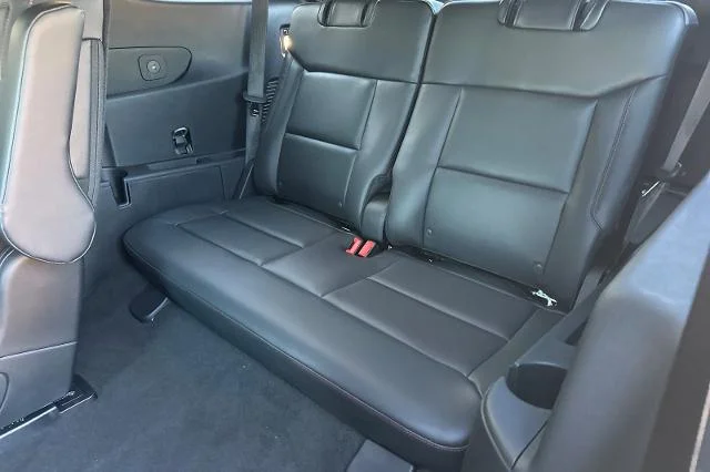 New 2026 Carbonized Gray Metallic Ford ST-Line image 39