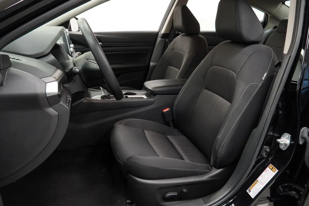 Used 2025 Black Nissan 2.5 SV image 11