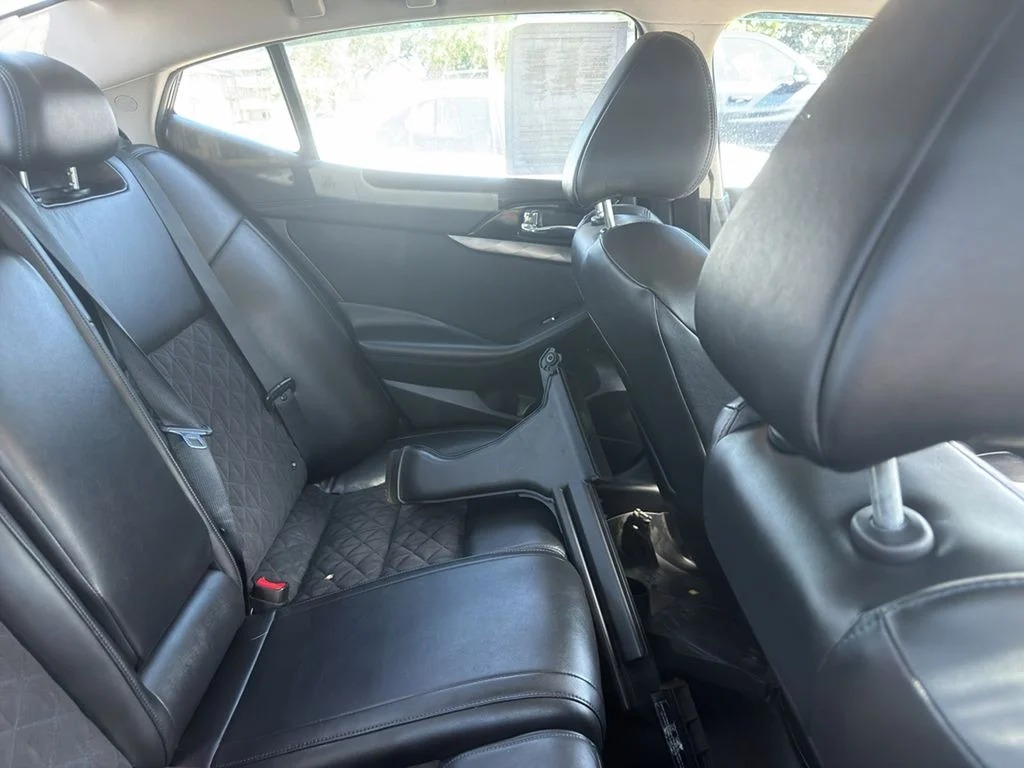 Used 2016 Pearl White Nissan 3.5 SR image 6