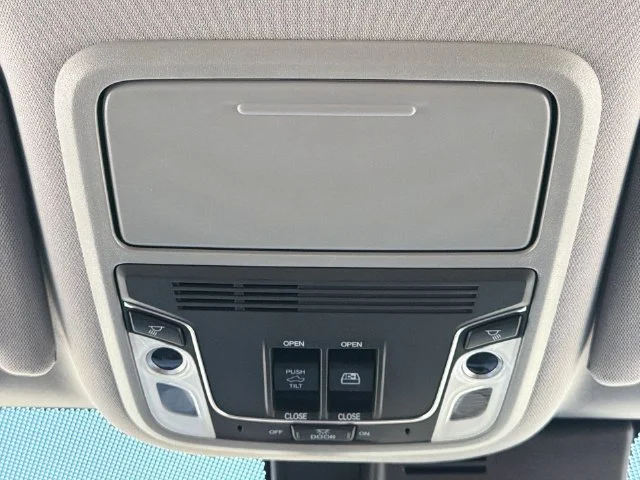 Used 2024  Honda RTL image 31