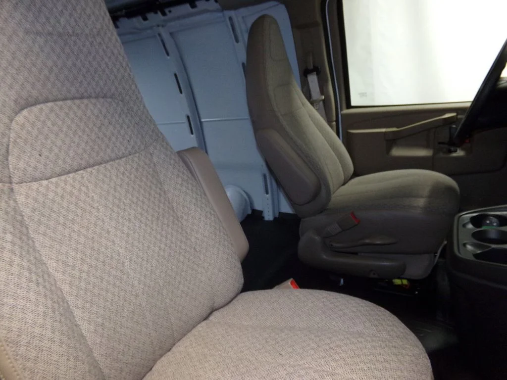 New 2025 Summit White GMC Work Van image 8