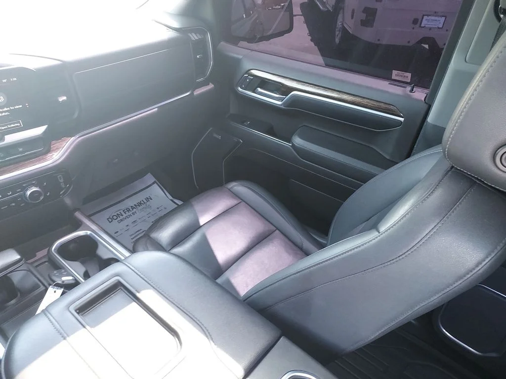 Used 2022 Black GMC Elevation image 11
