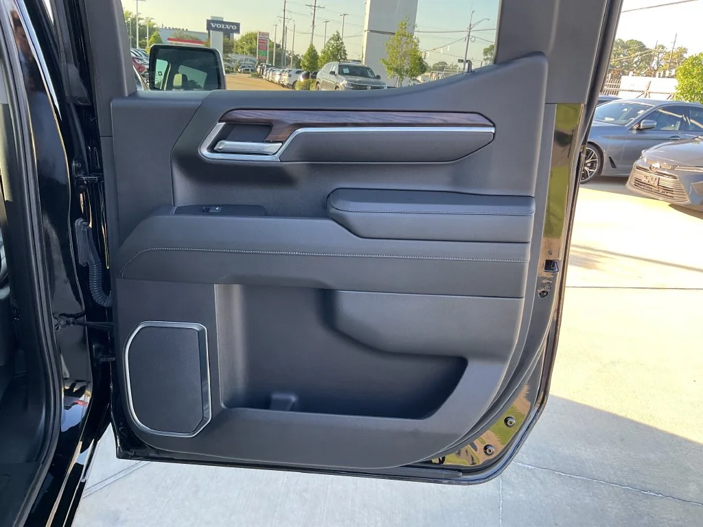 Used 2025 Black GMC SLT image 15