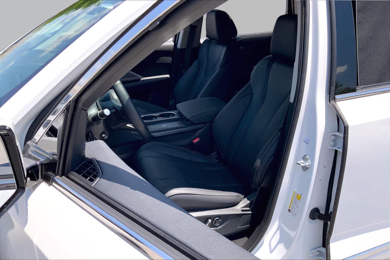 Used 2026 Platinum White Pearl Acura w/Technology Package image 8
