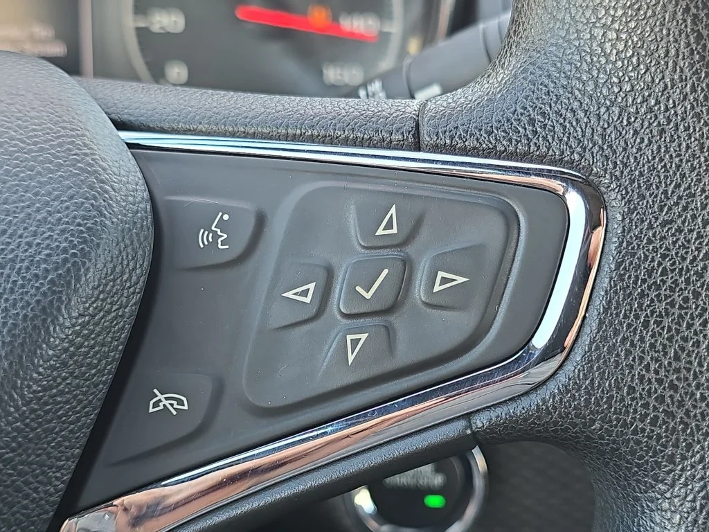 Used 2019 SUMMIT WHITE Chevrolet LT image 19