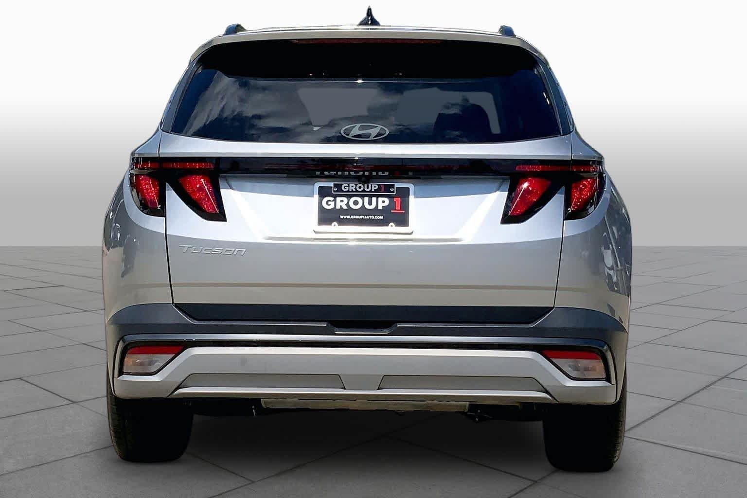 Used 2025 Shimmering Silver Hyundai SEL image 5