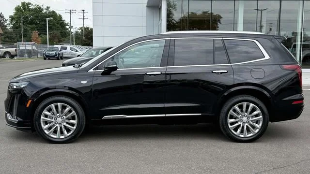 Used 2022 Stellar Black Metallic Cadillac Premium Luxury image 10