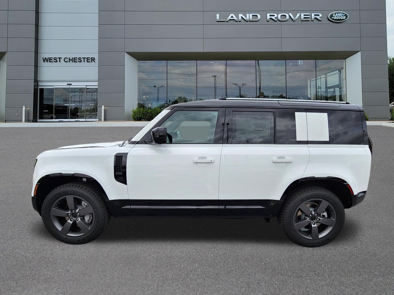 New 2026 Fuji White LAND ROVER X-Dynamic SE image 5