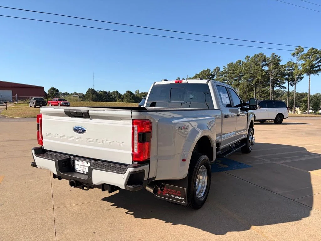 New 2026 Avalanche Ford F-350® XL image 4