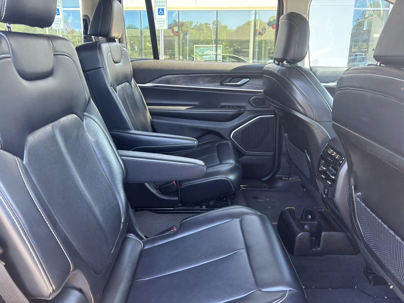 Used 2021 Diamond Black Crystal Pearlcoat Jeep Limited image 36