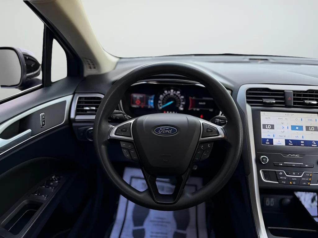 Used 2020 Black Ford SE image 14