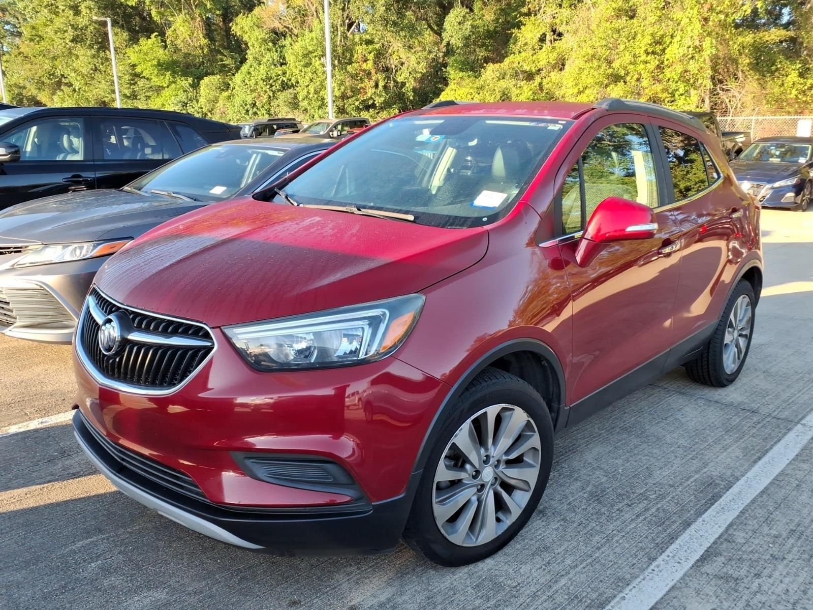 Used 2019 Red Metallic Buick Preferred image 4
