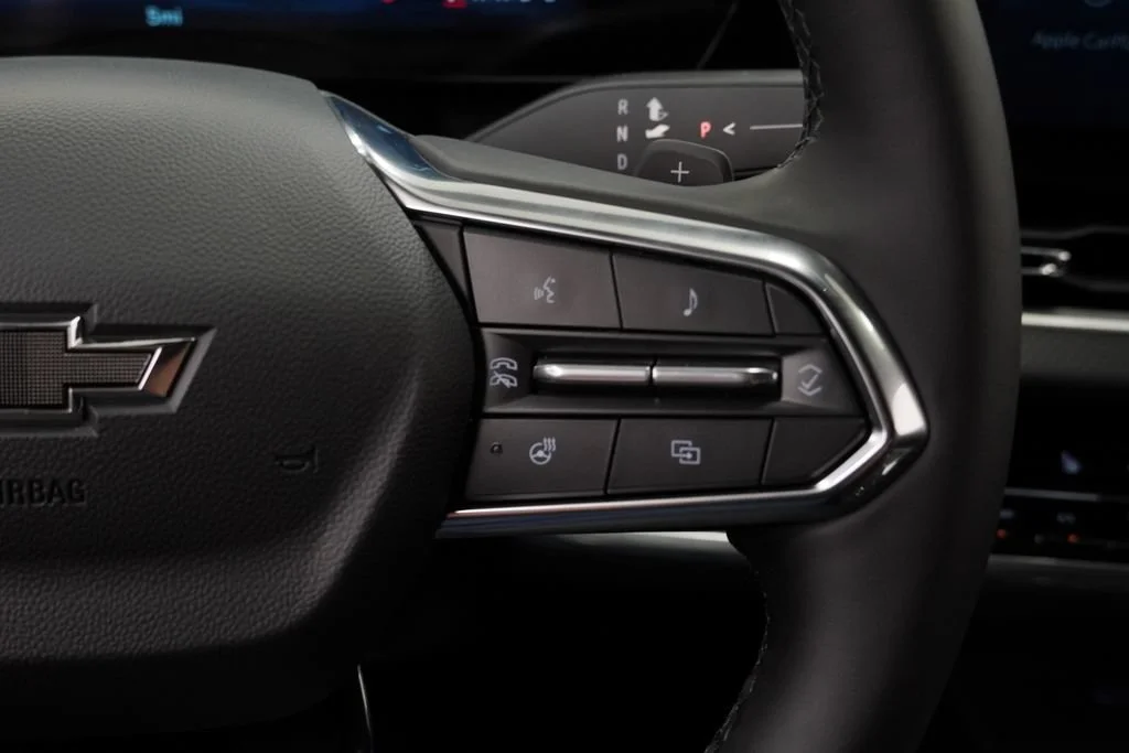 New 2027 Sterling Gray Metallic Chevrolet AWD LT image 19