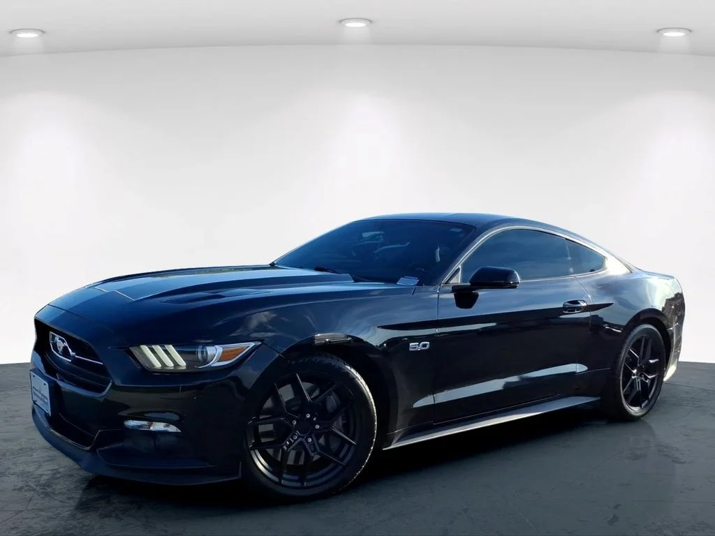 Used 2015 Black Ford GT Premium image 2