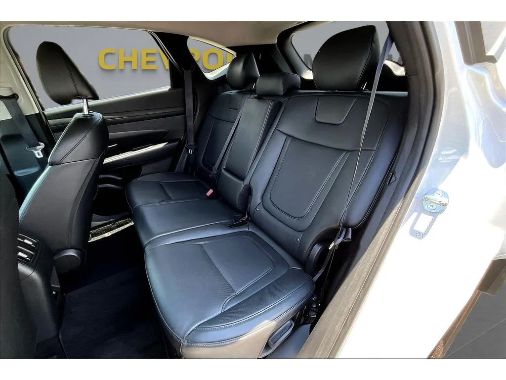 Used 2025  Hyundai SEL Convenience image 19