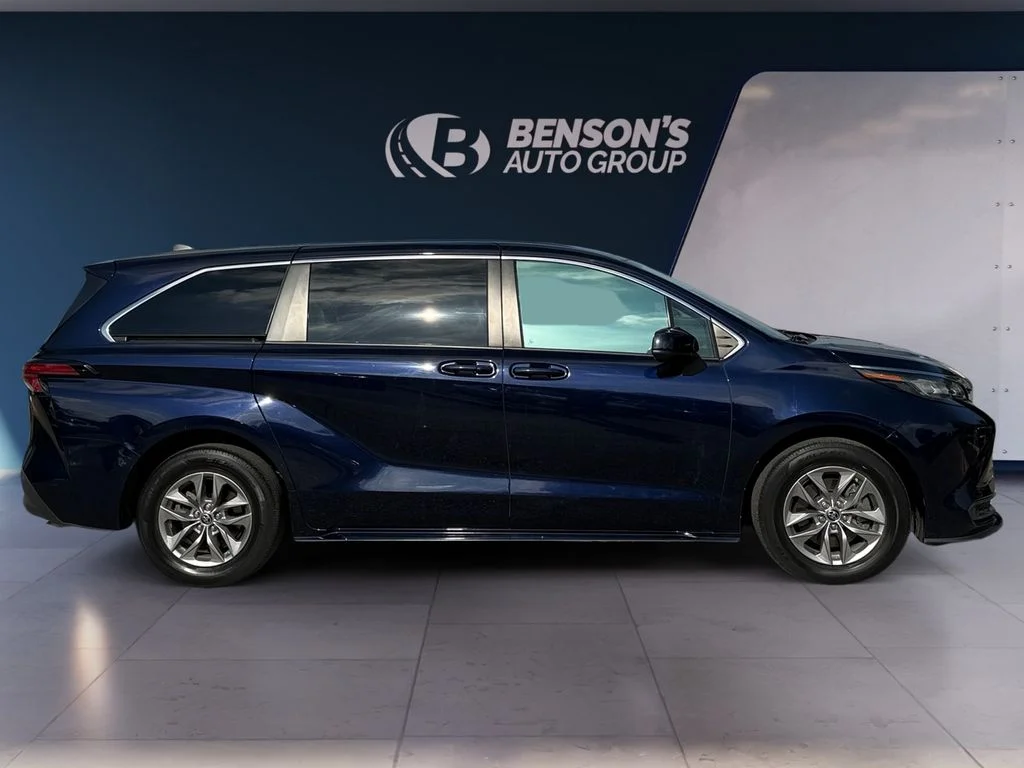 Used 2022  Toyota LE image 6