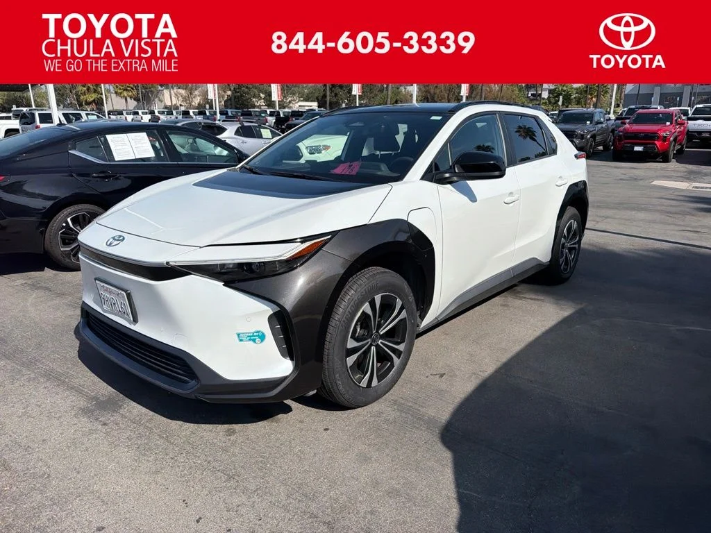 Used 2023 Beige Toyota XLE image 1
