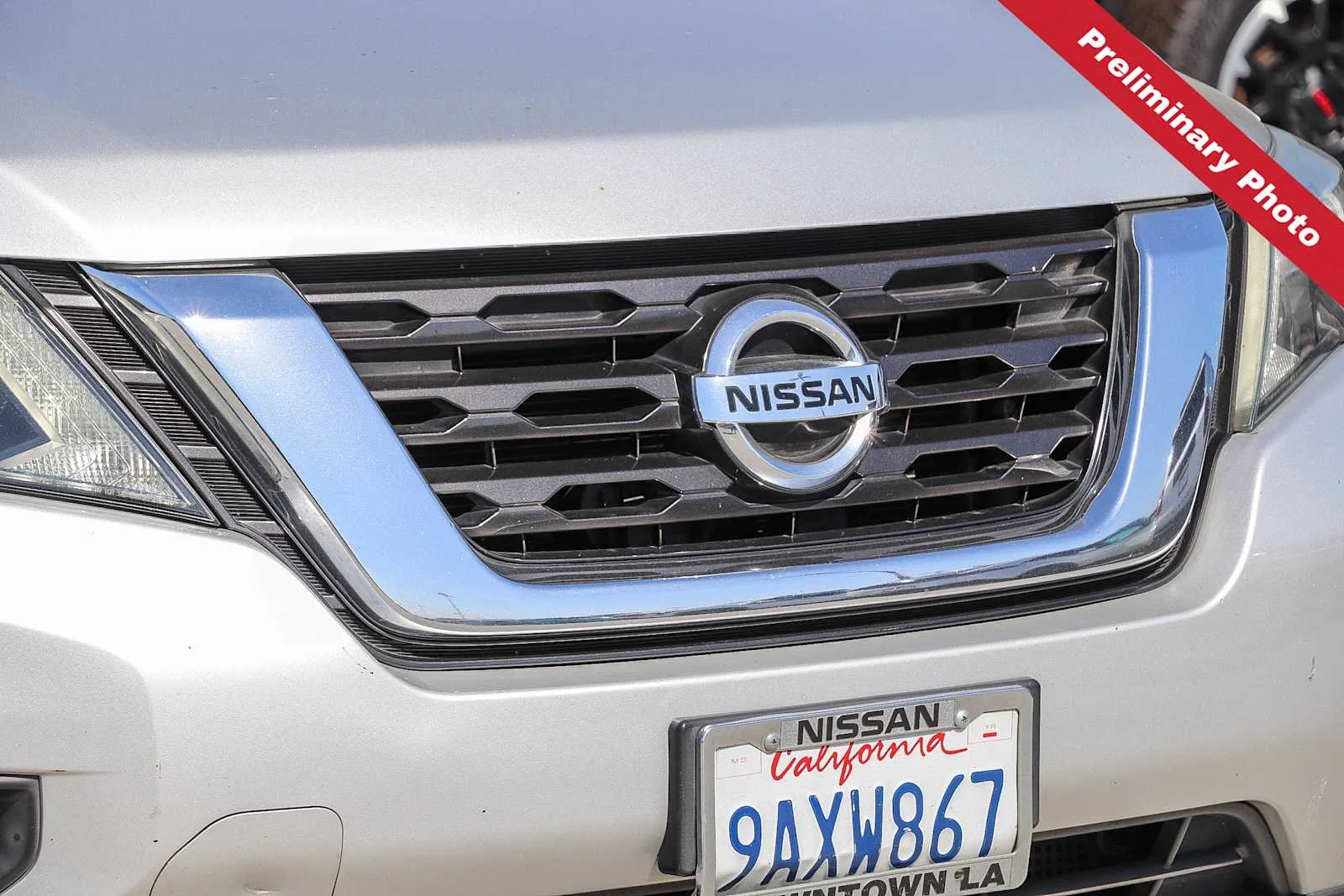 Used 2017 Brilliant Silver Metallic Nissan SV image 5