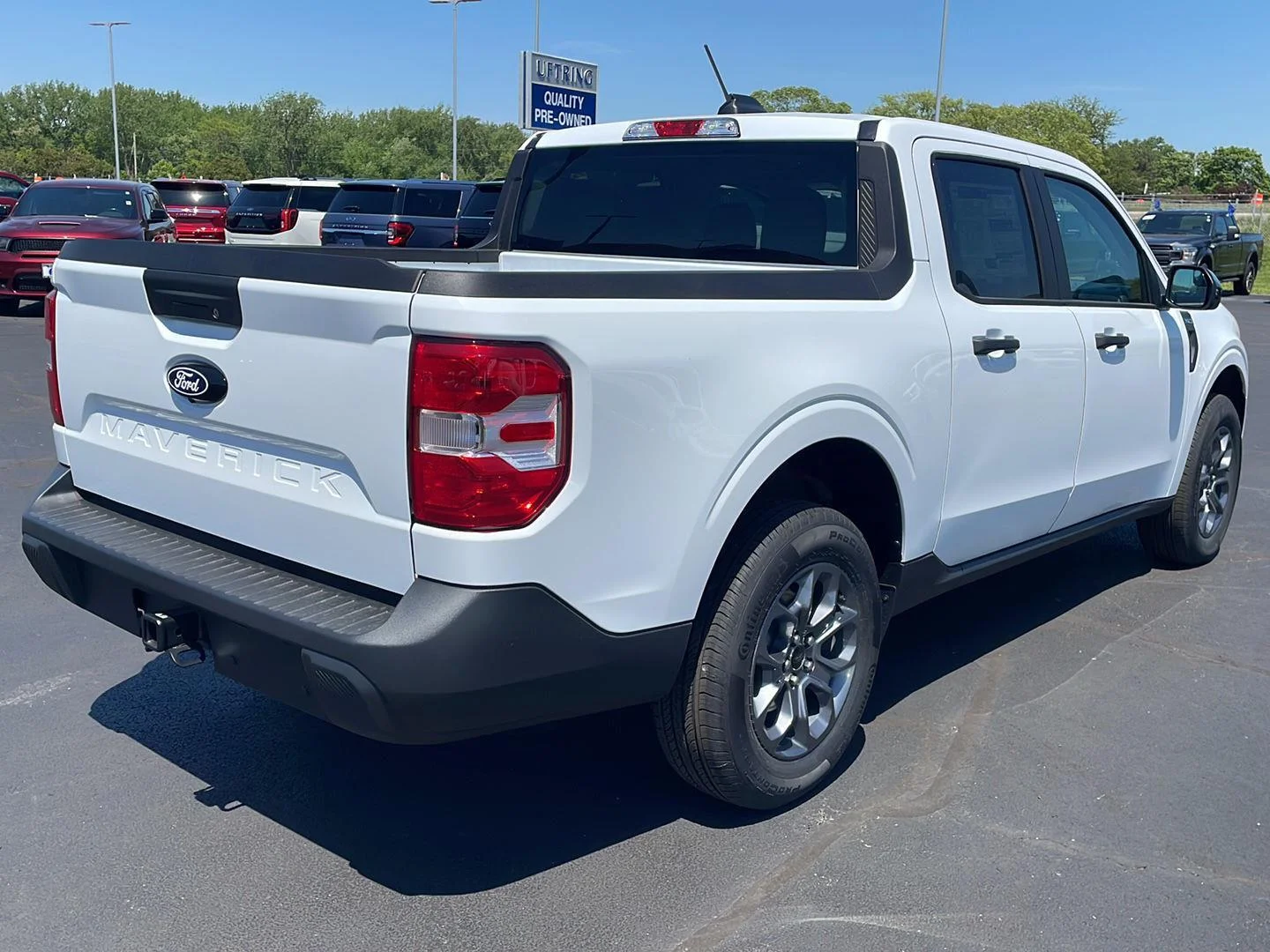 New 2026 Oxford White Ford XLT image 7