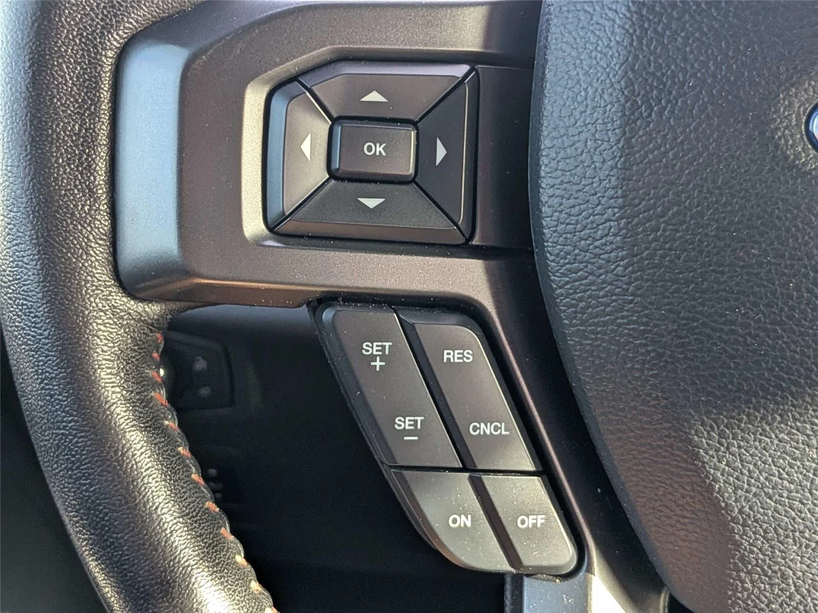 Used 2018 Gray Ford XLT image 25