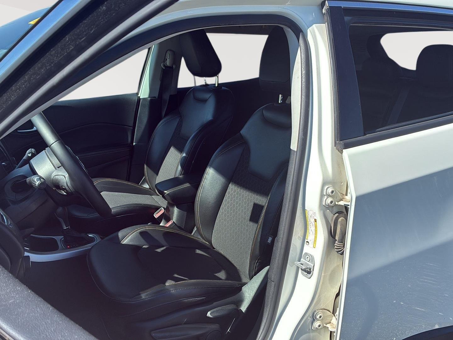 Used 2018 White Clearcoat Jeep Latitude image 3