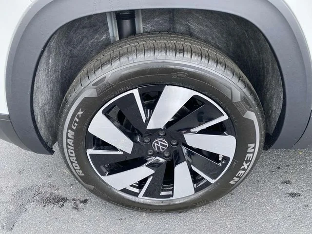 2025 Volkswagen Atlas Cross Sport SE w/Tech - Photo 7