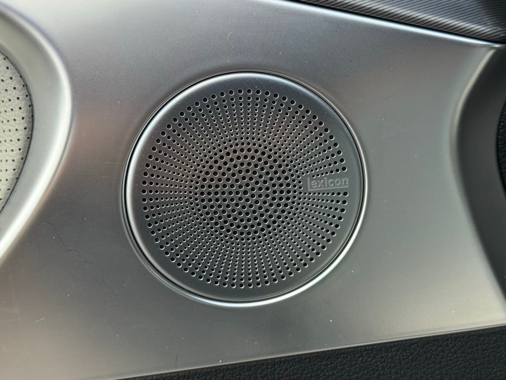 2025 GENESIS G70 Standard - Photo 25
