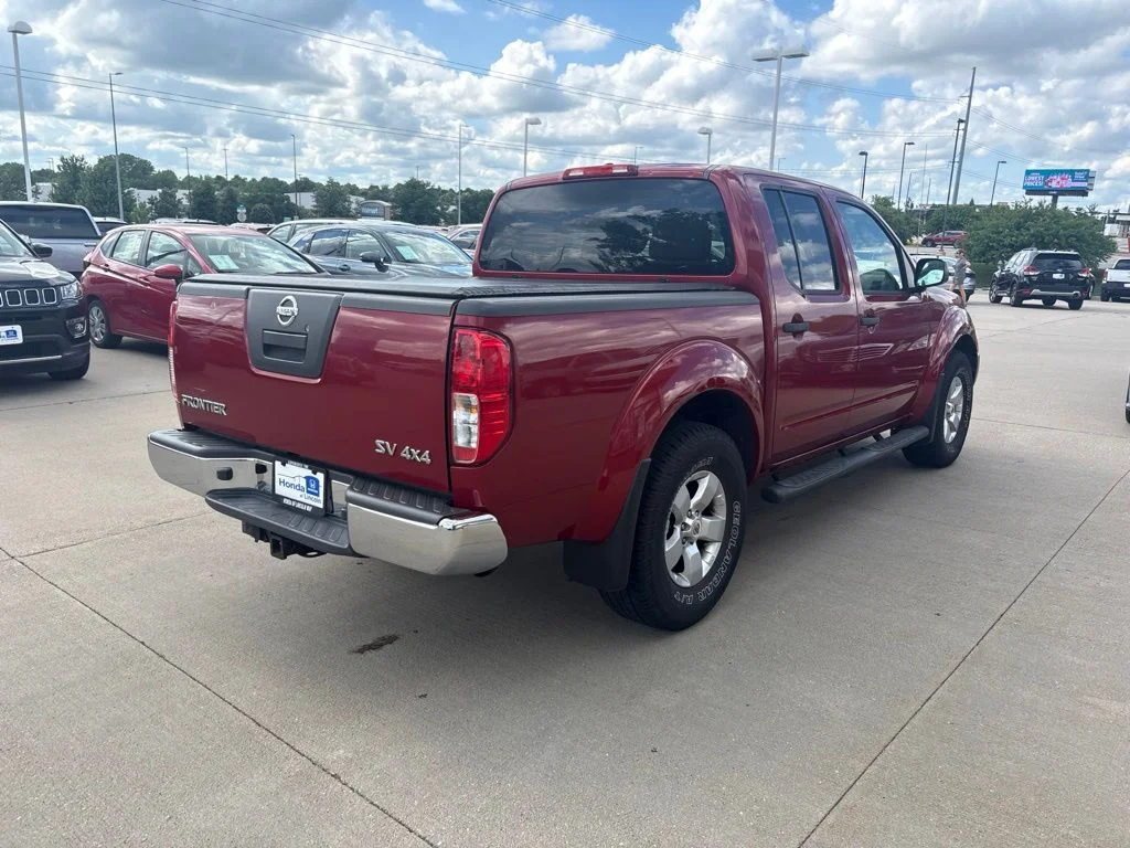 Used 2011 Red Nissan SV image 5