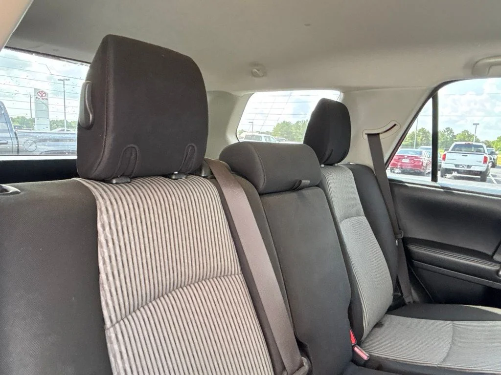 Used 2015 Red Toyota SR5 image 25