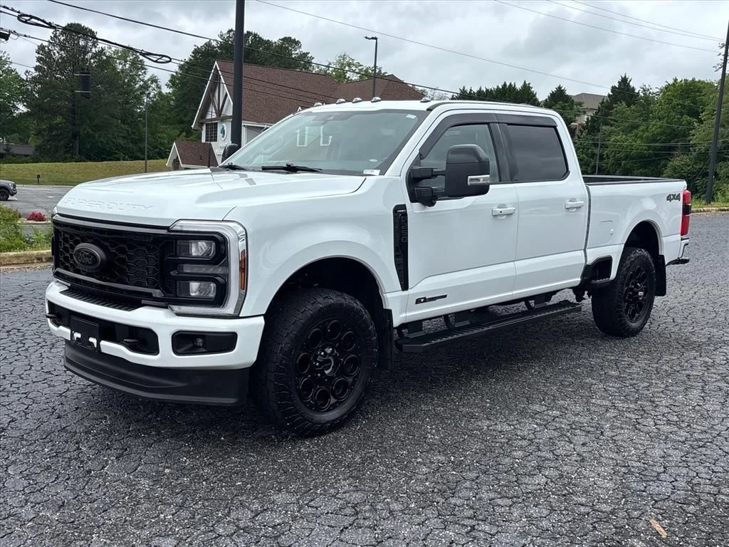 Used 2025 White Ford Lariat image 3