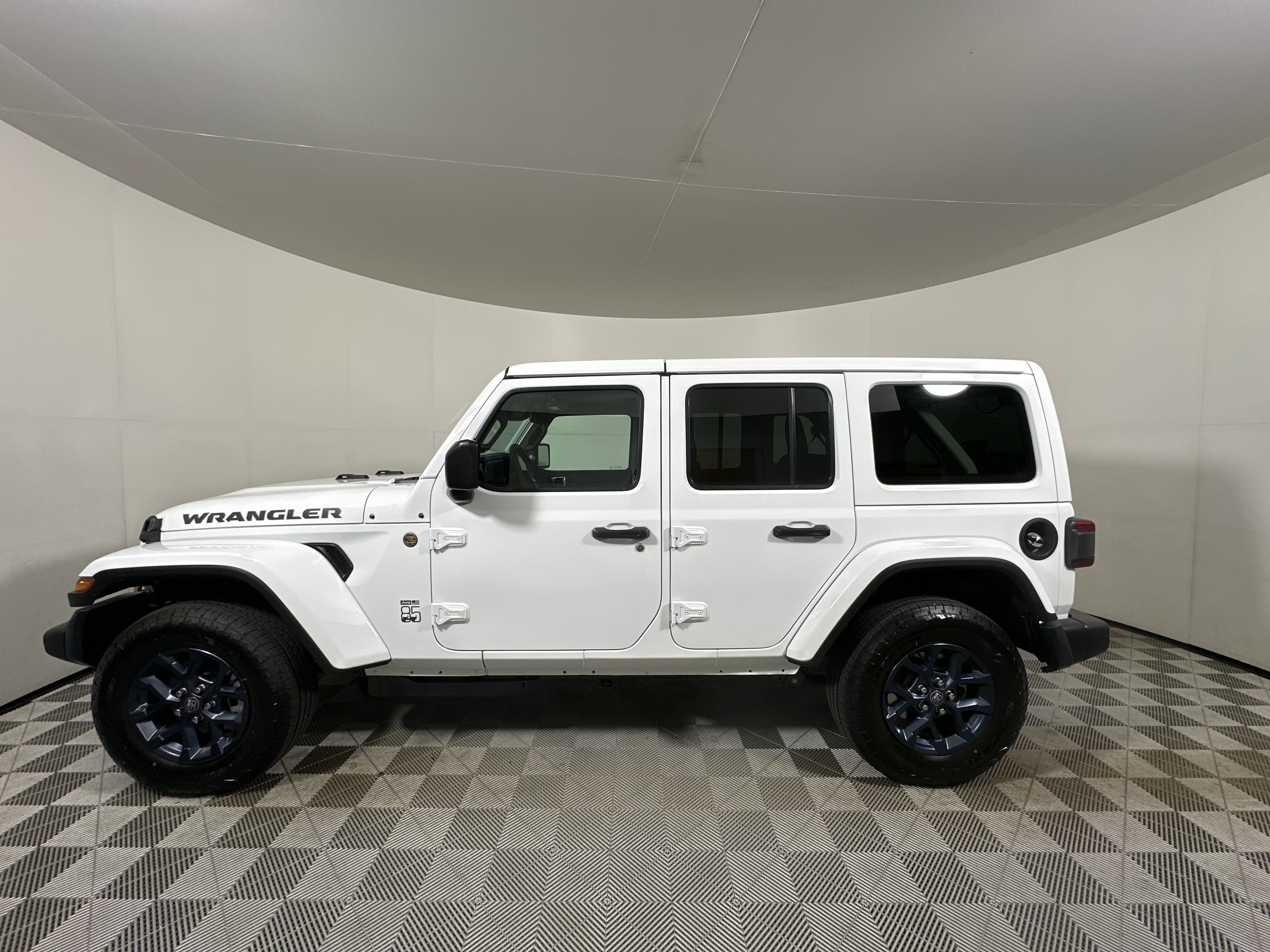 New 2026 Bright White Clear-Coat Exterior Paint Jeep 85th Anniversary image 4