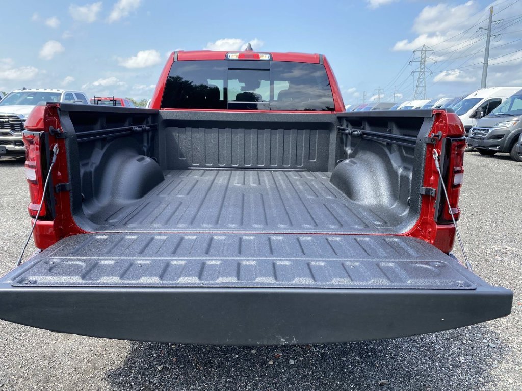 New 2026 Molten Red Pearl-Coat Exterior Paint Ram Express image 5