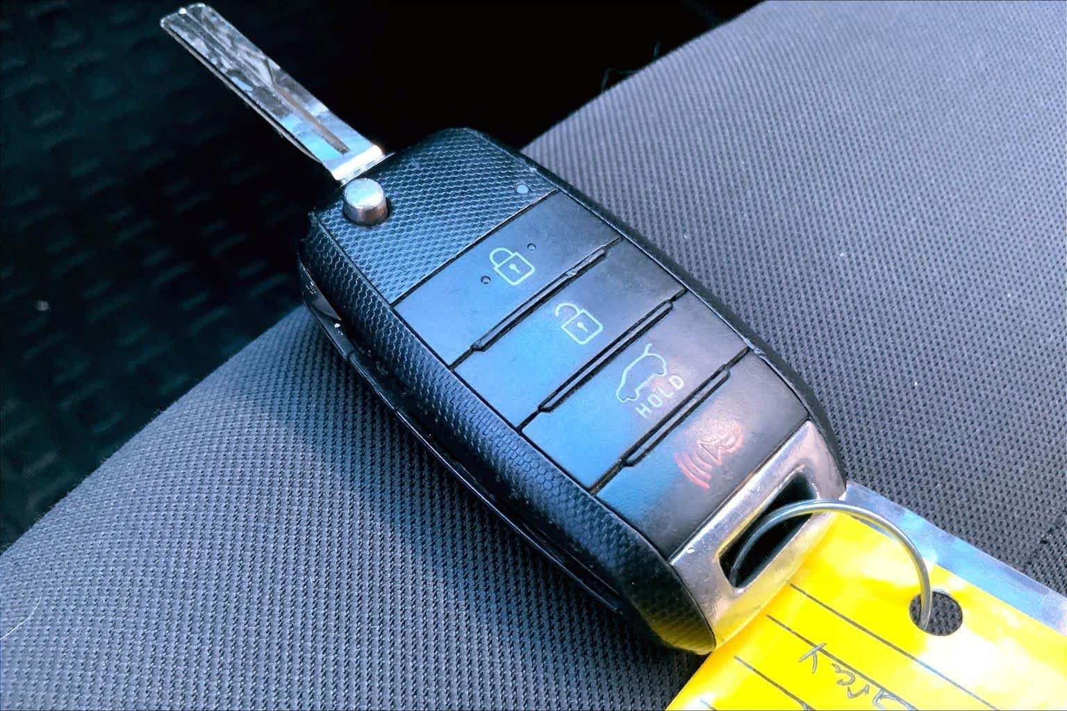 Used 2014 Titanium Gray Kia Base image 15
