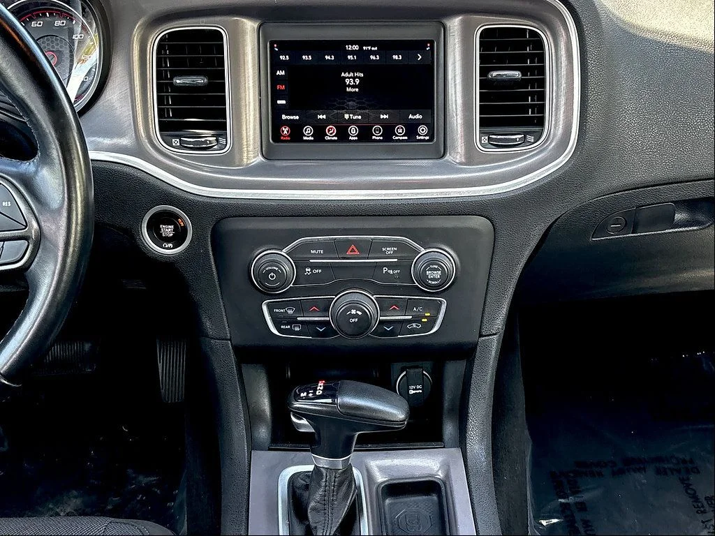 Used 2022 Black Dodge SXT image 24