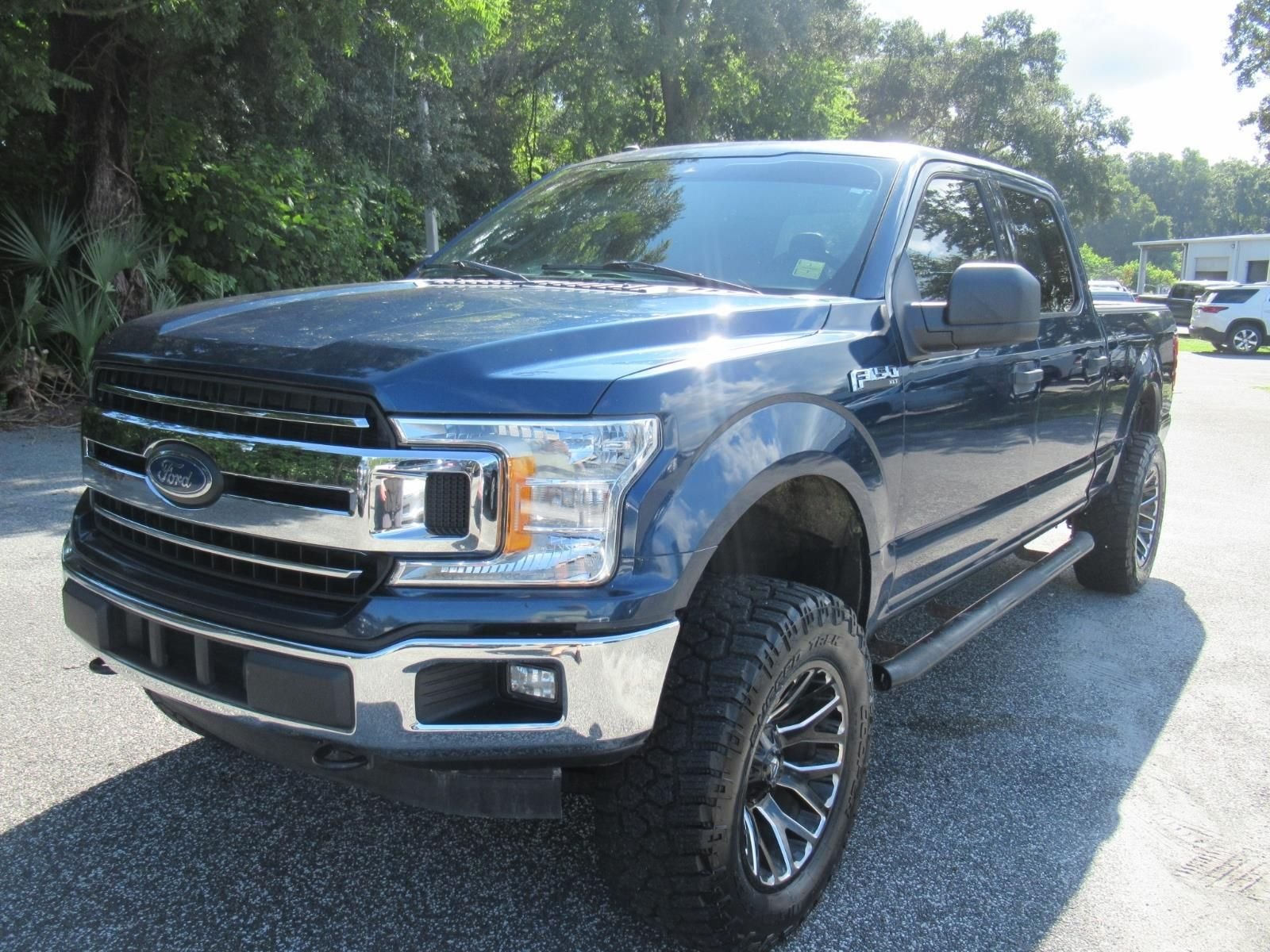 Used 2018 Blue Ford XLT image 3