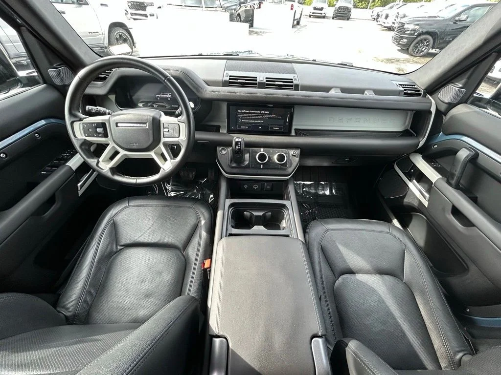 Used 2024 Blue Land Rover S image 10
