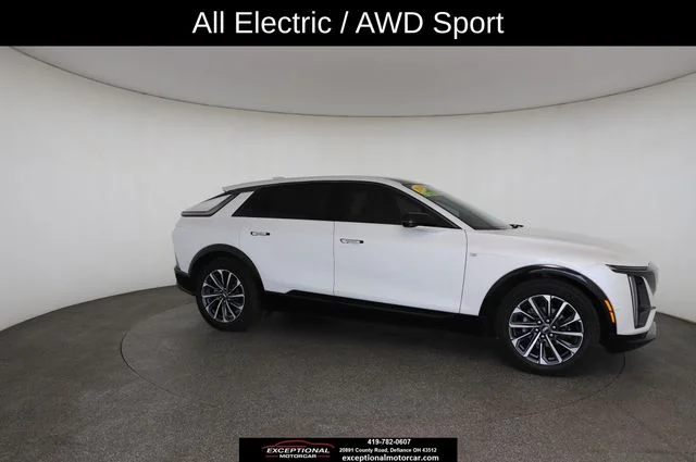 Used 2024 White Cadillac Sport image 25